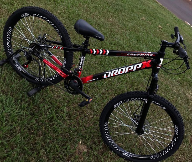 Bicicleta aro 26 Dropp Freeride grau Alumínio 21 Marchas Freios a disco supensão Tipo Gios...