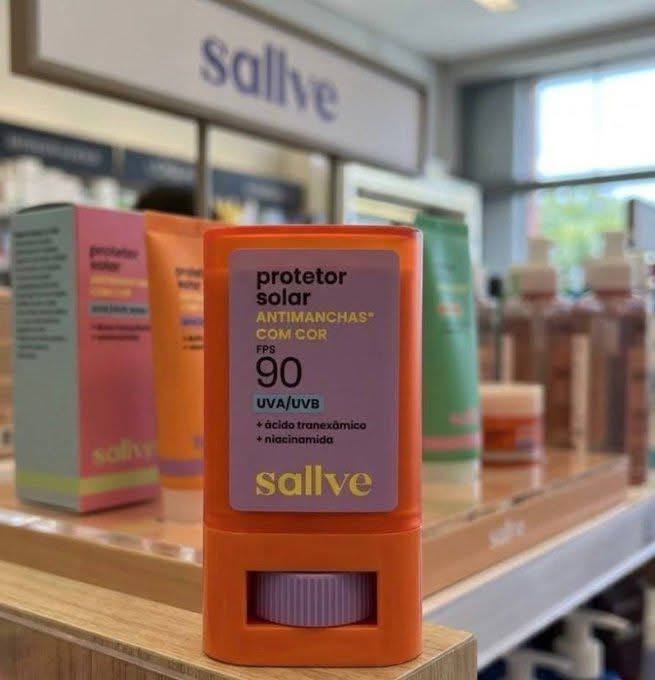 Protetor solar Antimanchas com Cor em bastão 90FPS Sallve