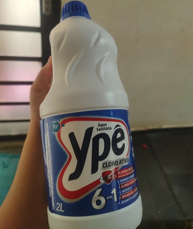 Água Sanitária Ypê 2 Litros