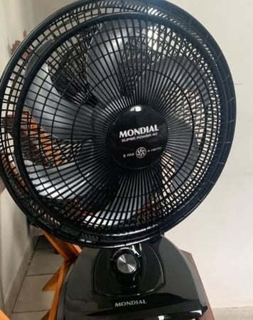 Ventilador de Mesa Mondial 220V, 40cm, 6 pás, Super Power - VSP-40-B