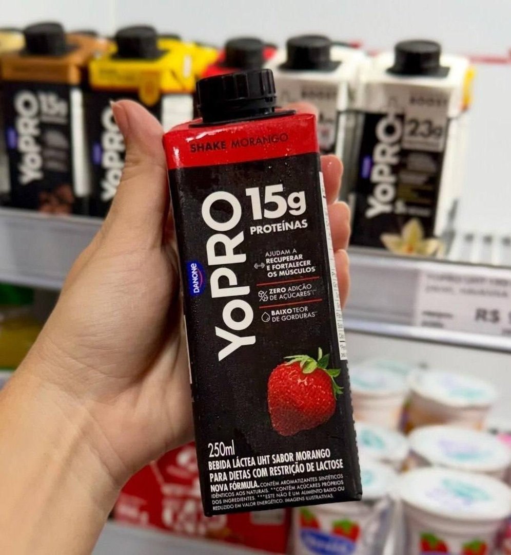 YoPRO Bebida Láctea UHT Morango – 15g de Proteínas, Líquido, Caixinha Tetra Pak 250ml (Pack com 12 unidades)