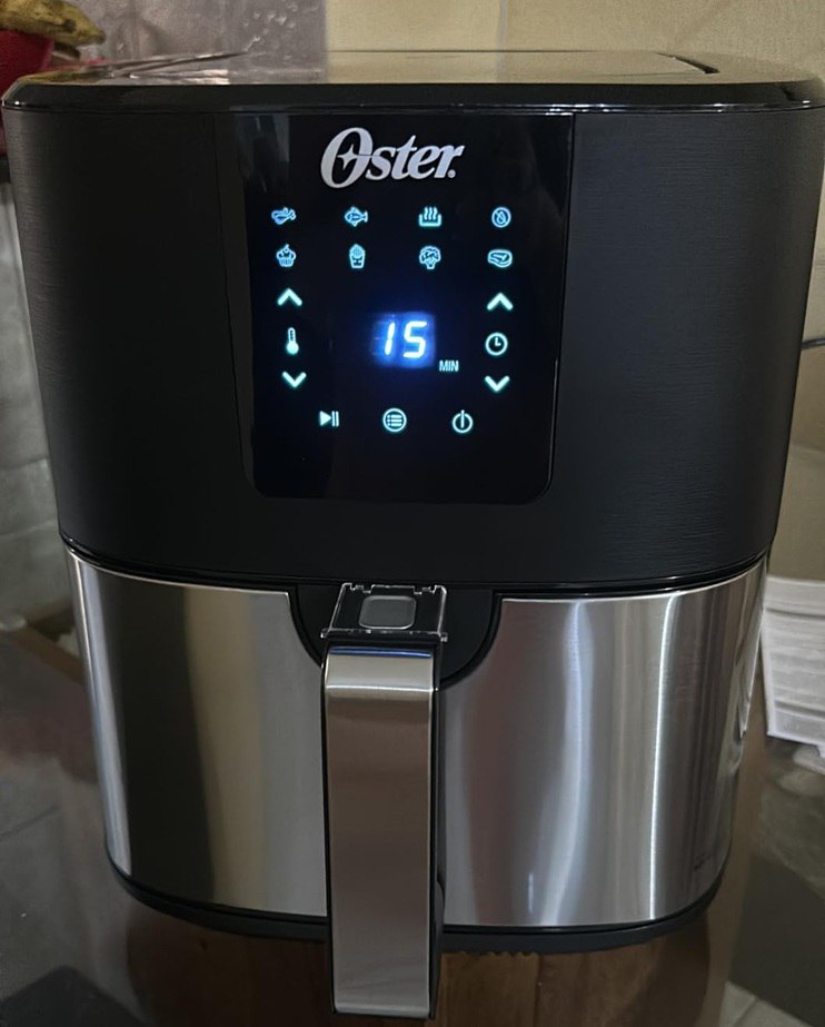 Fritadeira Air Fryer Oster Ultra Digital 2 em 1 Inox 4,8L com Painel Touch - 220v