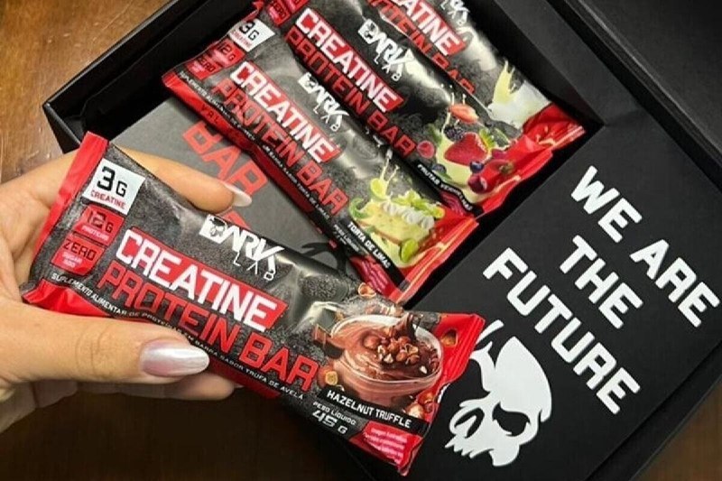 Creatine Protein Bar 12 Un 45g Dark Lab Sabor Torta De Limão