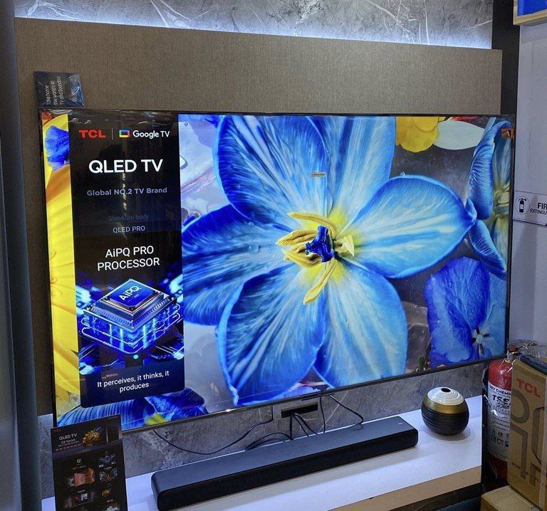 Smart TV 55" TCL 4K UHD QLED Google TV AiPQ 3 HDMI Google Assistente Comando de Voz