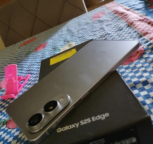 Celular Samsung Galaxy S25 Edge 5g, 512gb, 12gb Ram, Câmera Dupla De Até 200mp, Tela Grande De 6.7 - Titânio Jetblack