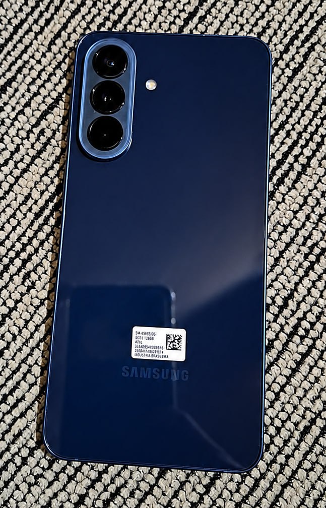 Celular Samsung Galaxy A57 5G 256GB, 8GB RAM, Câmera Tripla de até 50MP OIS, Selfie de 12MP Video HDR, IP68, Tela Super AMOLED 6.7", Até 6 Atualizações de Android e Segurança (Azul Escuro)