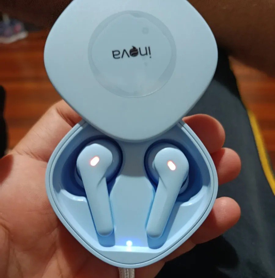 Fone de Ouvido Inova Tws Bluetooth Bateria de Longa Duração c/ Microfone e Cancelamento Ativo de Ruído - Branco