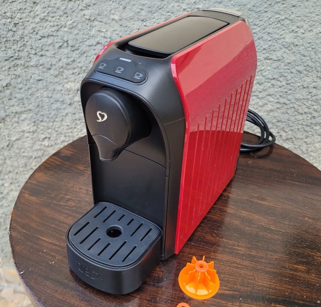 3 Corações TRES Cafeteira Espresso e Multibebida Passione Vermelha - 127V