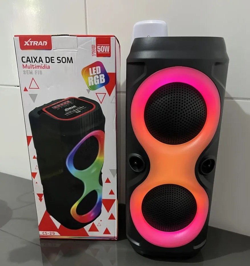 Caixa de Som Portátil Xtrad Bluetooth 50W RGB, com Rádio FM e TWS