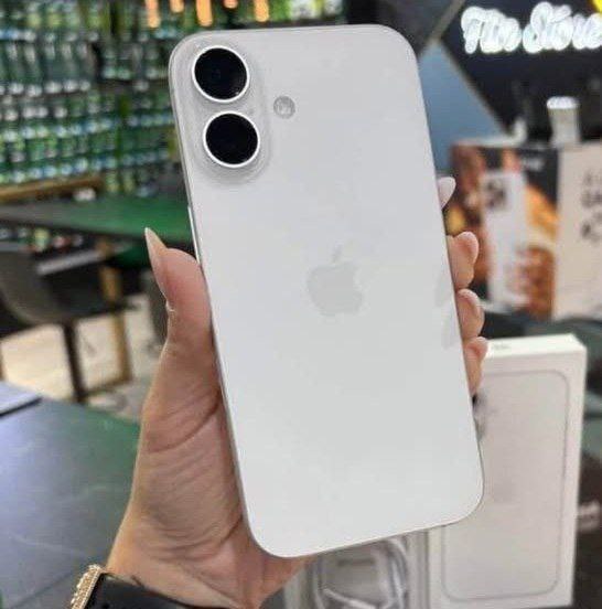 iPhone 16 128GB Tela 6,1" iOS 5G Câm. Dupla 48MP Bateria Longa Duração - Branco ou Preto