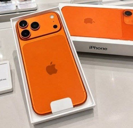 iPhone 17 Pro Max 256GB Tela 6,9" Super Retina XDR Câm. Tripla 48MP + Selfie iOS 5G - Laranja