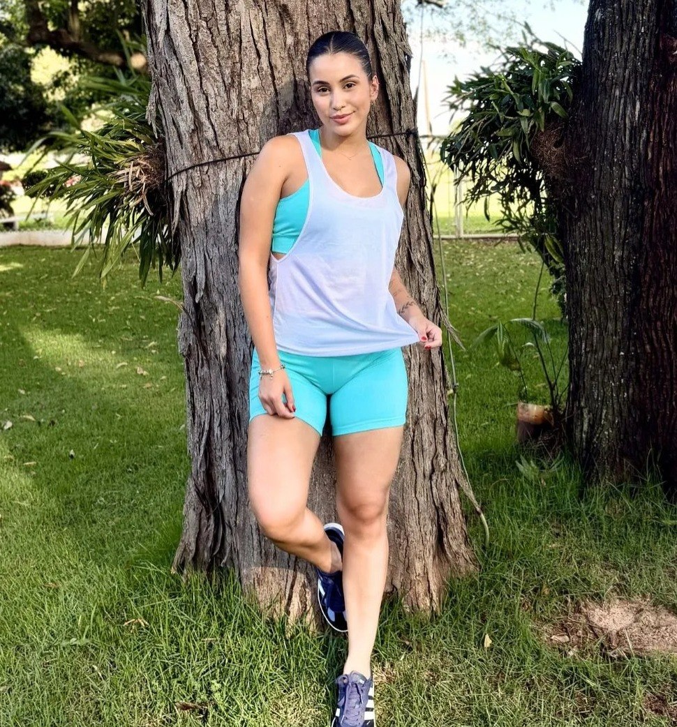 Conjunto Fitness 3 Peças Feminino Top + Shorts + Regata