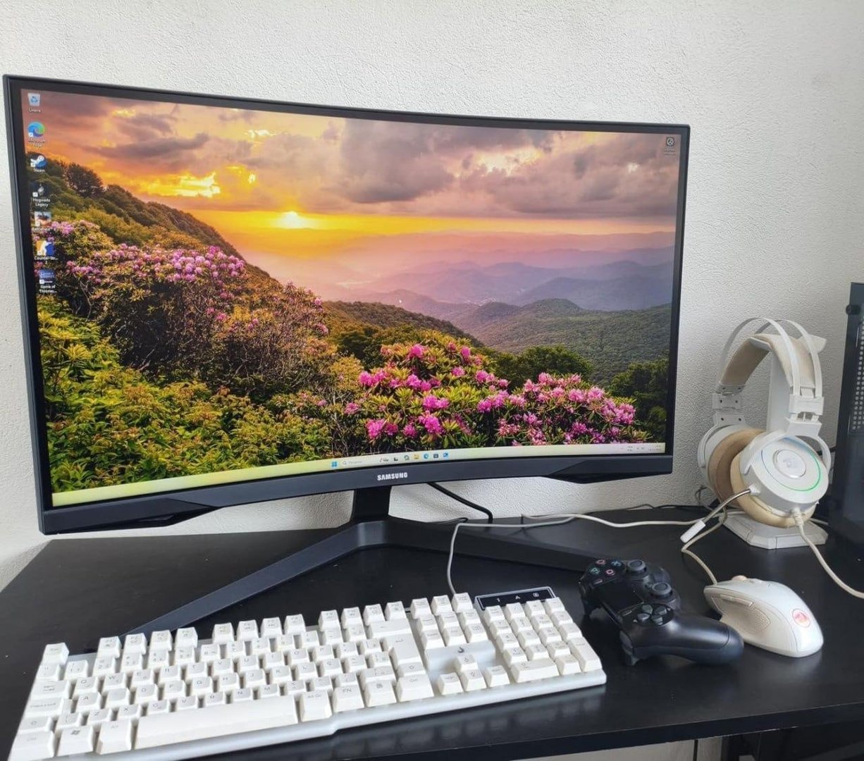 Monitor Gamer Samsung Odyssey G5 27, Resolução QHD, Taxa de atualização de 165Hz & 1ms de ...
