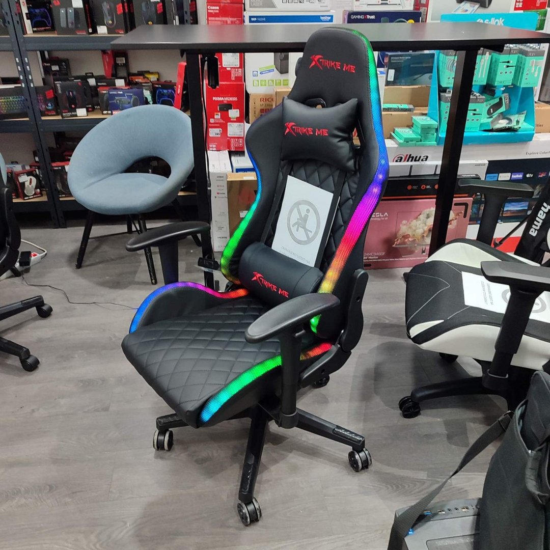 Cadeira Gamer Xtrike me Até 150kg Gaming Chair With RGB light - Preto