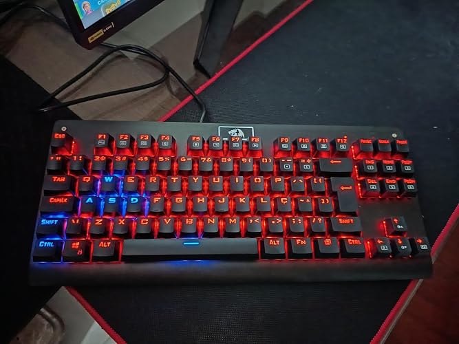 Teclado Mecânico Gamer Redragon Dark Avenger K568-2 Rgb Switch Brown Com Fio
