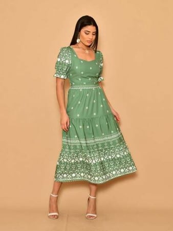Helena Vestido midi estampado crepinho manga curto