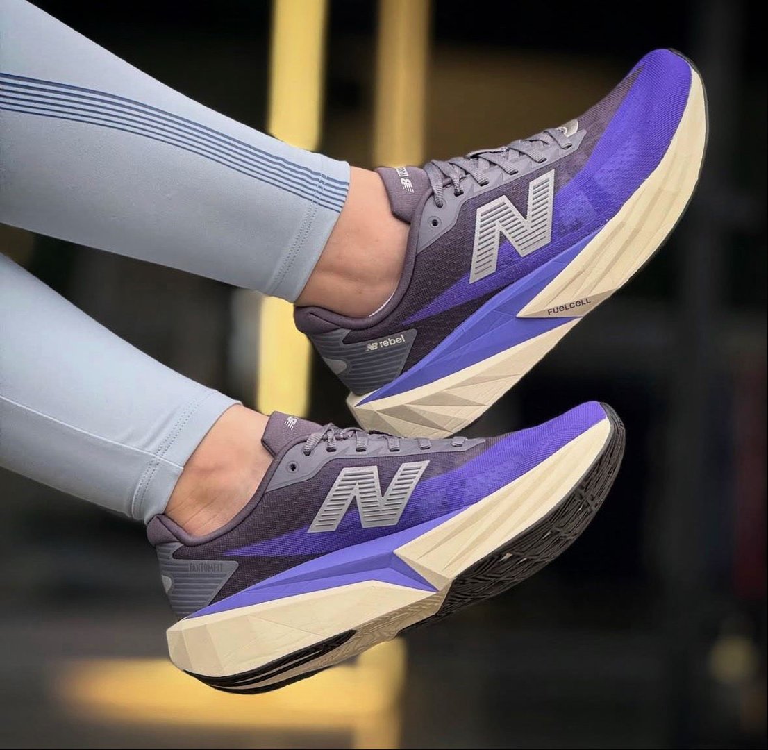 Tênis New Balance Fuelcell Rebel V5