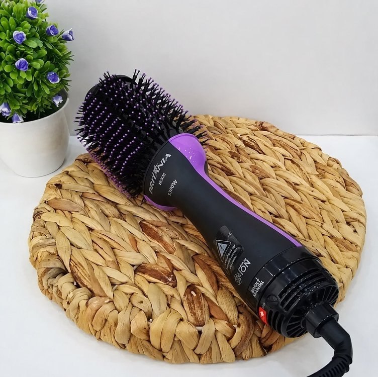 Britânia Escova Secadora 4 em 1 BES35 1300W Bivolt Plástico Preto e Roxo