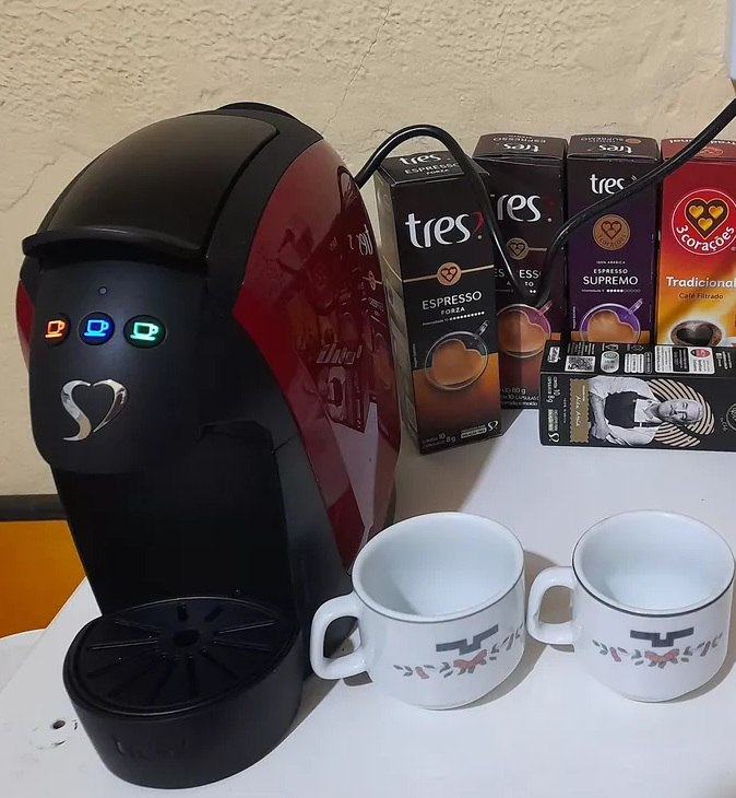Cafeteira Expresso TRES Luna Multipressão de Cápsulas Automática Vermelha - 220v