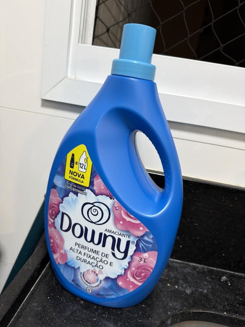 Downy Amaciante Concentrado Brisa de Verão 1L Rende 4L