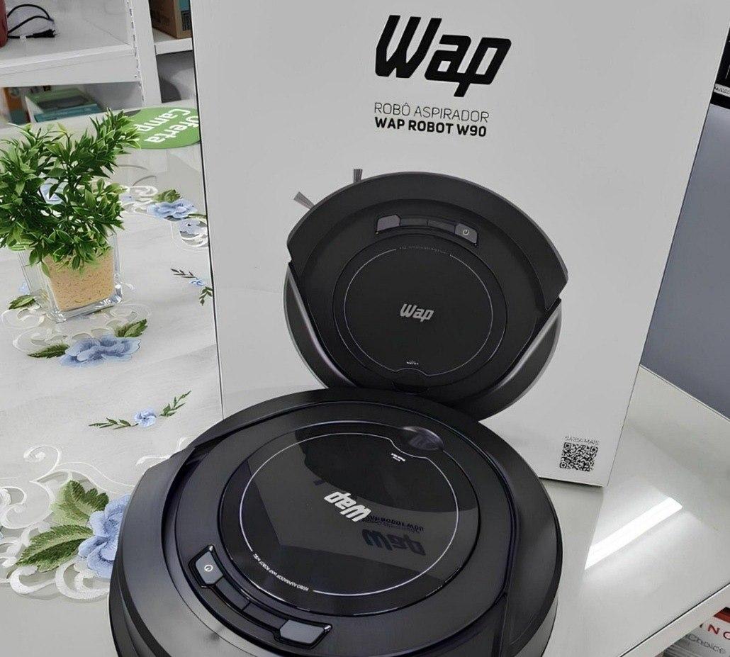 Robô aspirador Robot W90 varre aspira e passa pano 30w Wap cor preto
