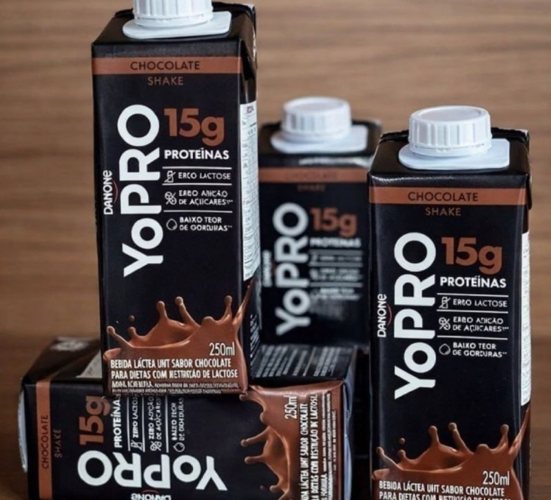 YoPRO Bebida Láctea UHT Chocolate Líquida Caixinha 250ml - 15g de Proteínas - Sem Lactose - Pack com 12 Unidades