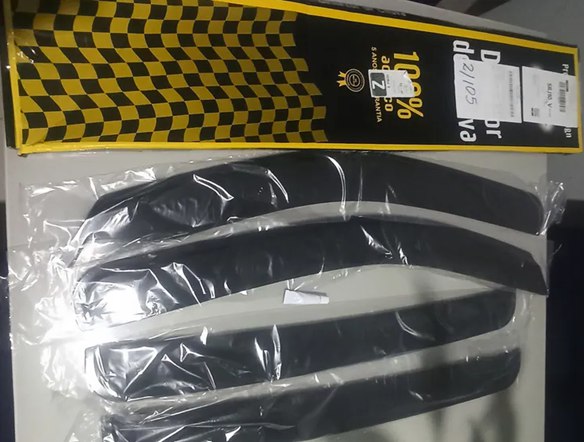 Calha Chuva Defletor Especifica MOBI 2016 a 2023 4 Portas Preto Fume