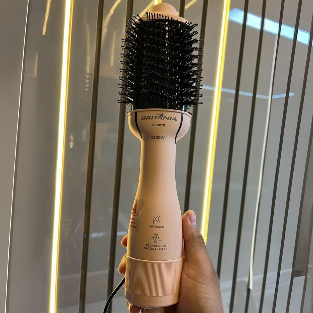Escova Secadora Britânia Bec07r 4 Em 1 1300w Cabo Giratório Rosa 127/220v