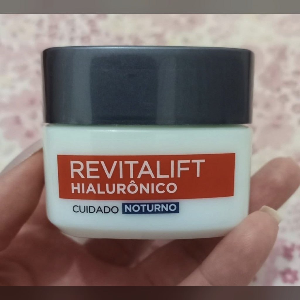 L'Oréal Paris Revitalift Hialurônico Creme Facial Noturno, com Ácido Hialurônico Puro, Com textura leve, preenche linhas de expressão e hidrata a pele intensamente por 24h, 49g