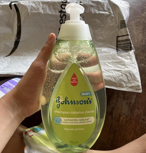 Shampoo Johnson's Baby p/ Cabelos Claros - 750ml