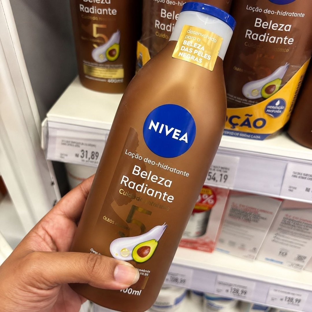 NIVEA Hidratante Desodorante Beleza Radiante Cuidado Intenso 400ml - Desenvolvido especialmente para a beleza da pele negra, ajuda na reparação das áreas ressecadas
