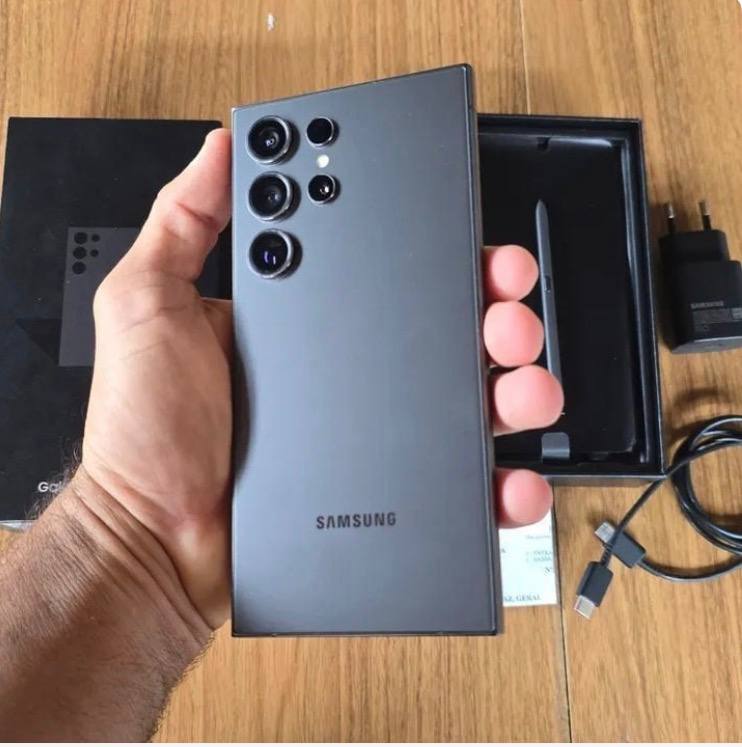 Smartphone Samsung Galaxy S24 Ultra, Galaxy AI, Selfie de 12MP, Tela de 6.8" 1-120Hz, 256G...