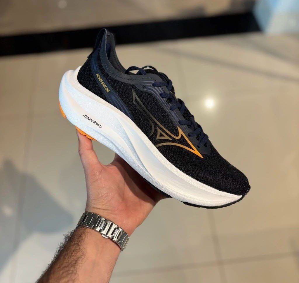 Tênis Mizuno Base One