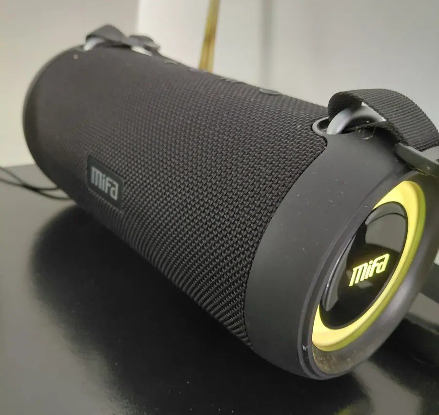Caixa de Som Bluetooth Mifa A90 Potência 60w até 30hrs de ReproduçãoPreto - Bivolt