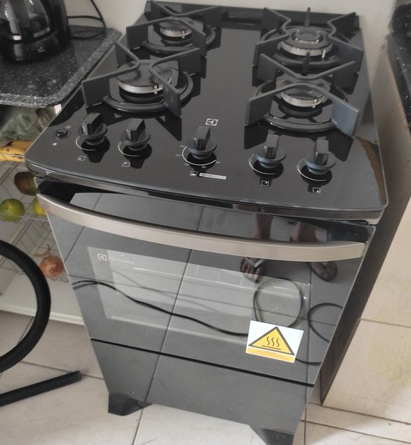 Fogão 4 Bocas Electrolux Efficient Acendimento Automatico Preto - Bivolt