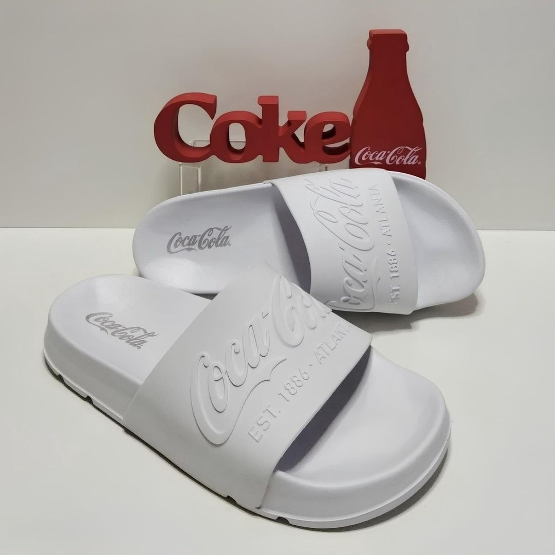 Chinelo Coca Cola Slide Coke Bold