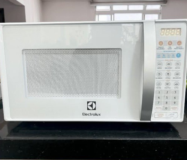 Micro-ondas Mto30 20l Com Função Tira Odor E Descongelar Cor Branco Electrolux 220v