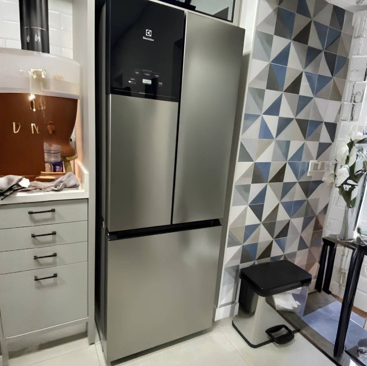 Geladeira Electrolux Frost Free Inverter 480L Efficient AutoSense 3 Portas Inox Look (IM7S...