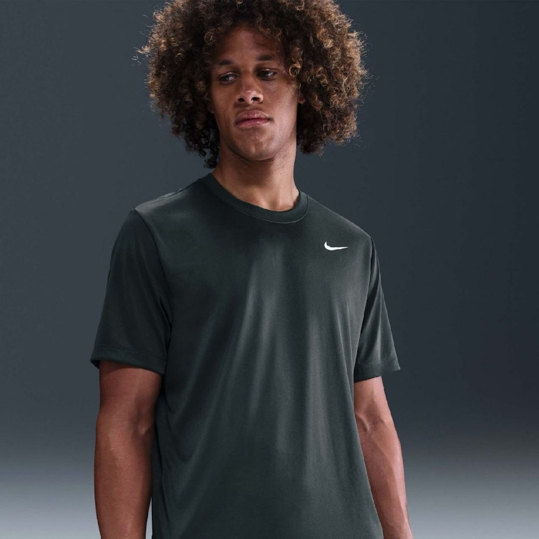 Camiseta Nike Dri-FIT Legend Masculina