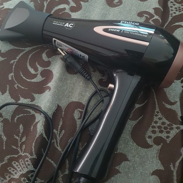Secador Profissional Philco Tourmaline Íon Preto 2100W 2 Velocidades - 110v/220v