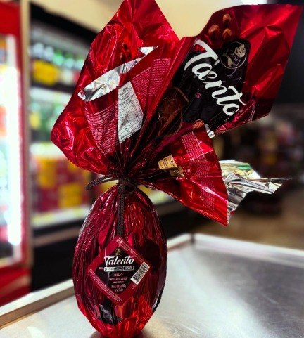 Ovo de Páscoa Garoto Talento Ao Leite com Avelãs 350g Recheado