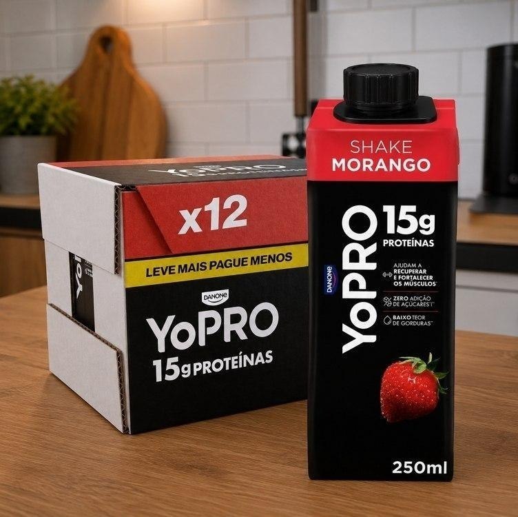 YoPRO Bebida Láctea UHT Morango – 15g de Proteínas, Líquido, Caixinha Tetra Pak 250ml (Pack com 12 unidades)