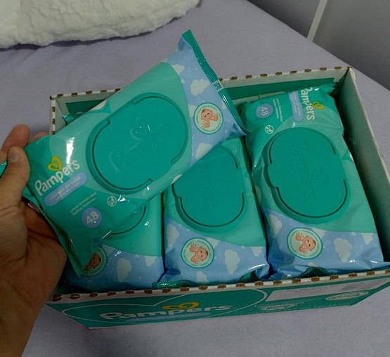 Pack 12 Pacotes Lenços Umedecidos Pampers Cuidado de Bebê - 576 unidades