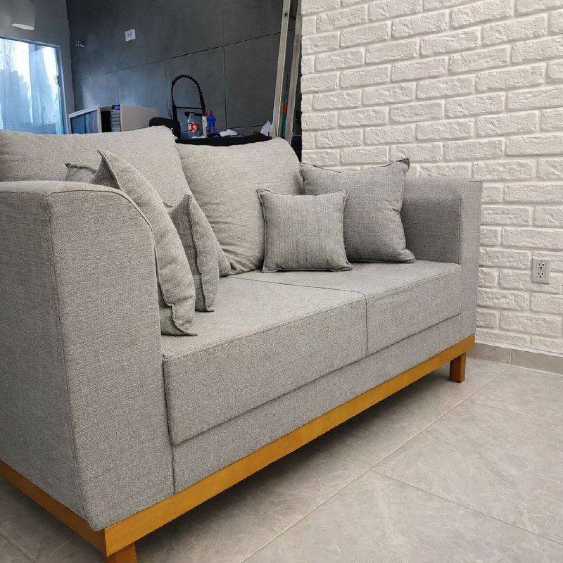 Sofá Sala de Estar 02 Lugares Beny Linho Cinza Madeira Estofados