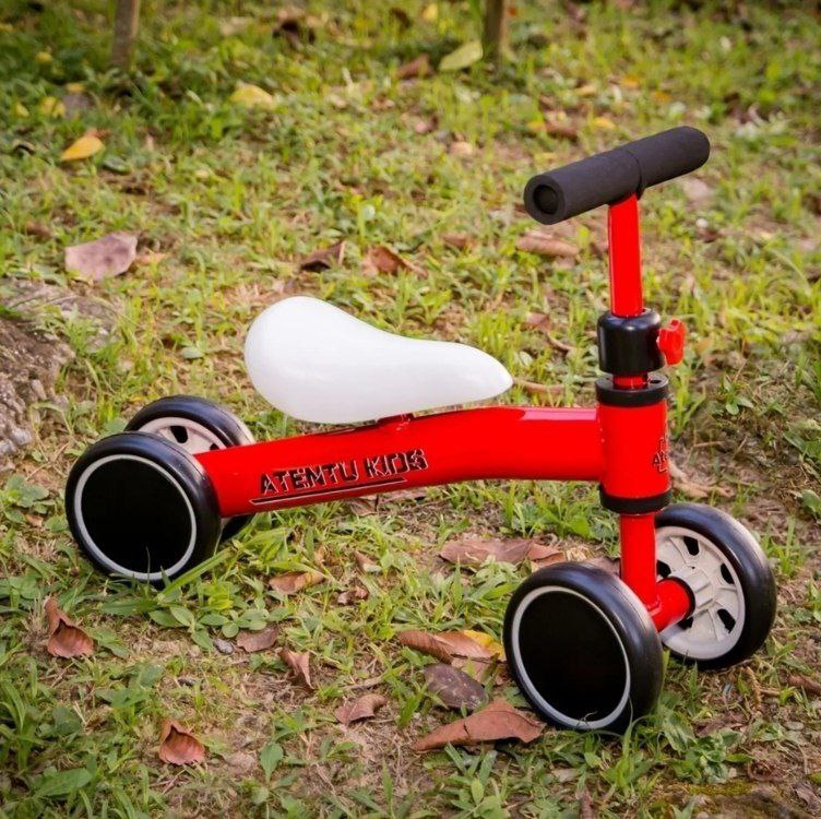 Bicicleta Infantil De Equilíbrio Sem Pedal Andador 4 Rodas Vermelho