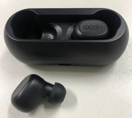 Fone De Ouvido Qcy T1c Bluetooth 5.1 Case 380mah Cor Preto