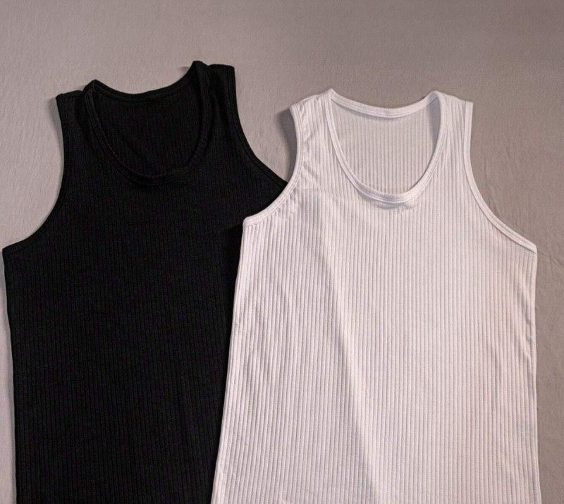 Regata Masculina Lisa Decote Costas Fechado Canelada Algodão