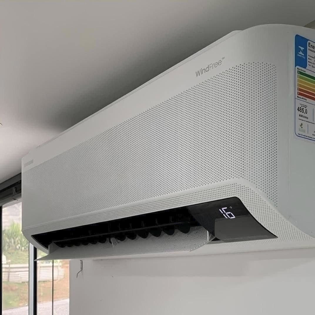 Samsung Ar Condicionado Split Inverter Samsung WindFree AI 18000 BTU/h Frio AR60F18D1AWNAZ - 220 Volts