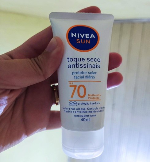 NIVEA SUN Protetor Solar Facial Toque Seco Antissinais FPS 70 40ml