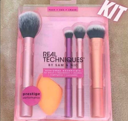 Kit Everyday Essentials, REAL TECHNIQUES